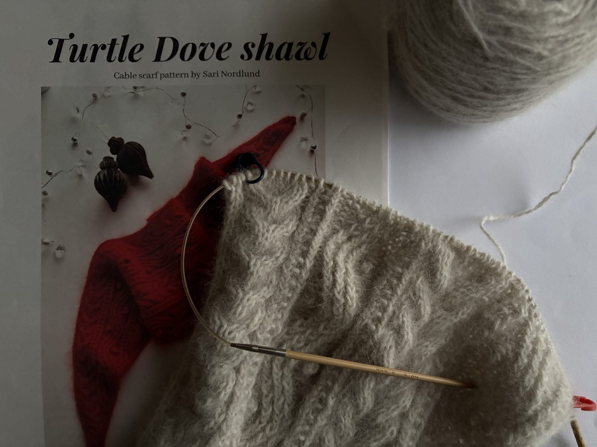休日の過ごし方「Turtle Dove Shawl」